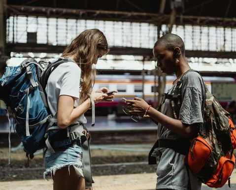 Guia do Governo traz dicas para mulheres viajarem com segurança