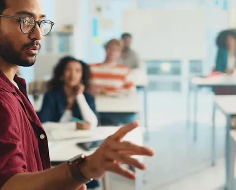 Instituto baiano anuncia vagas para professor com salários de até R$ 8,3 mil