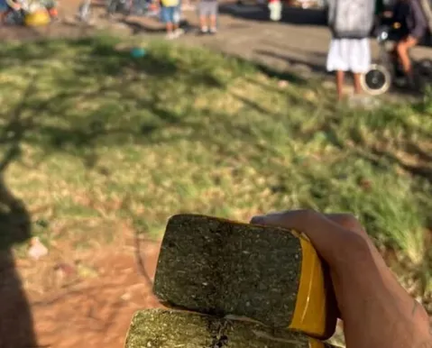 Investigado por ostentar armas e drogas nas redes sociais é preso na Feira do Rolo