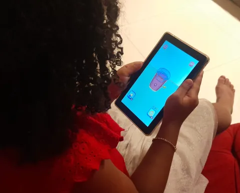 Irritabilidade e ansiedade: o rastro do uso excessivo de celulares entre crianças