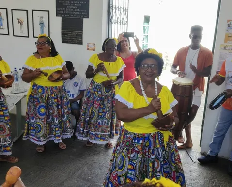 Livro trilíngue reúne culturas da Bahia em lançamento gratuito - Imagem
