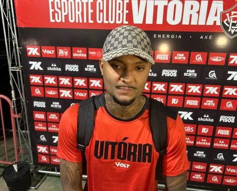 Luan Cândido faz primeiro gol pelo Vitória: "Mais importante da vida"