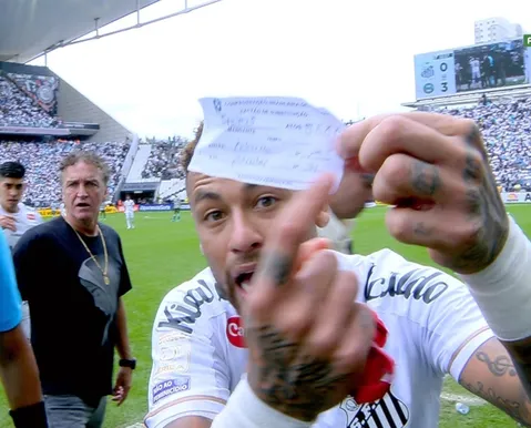 Na véspera da convocação, Neymar chora e sai de campo forçado em vexame do Santos