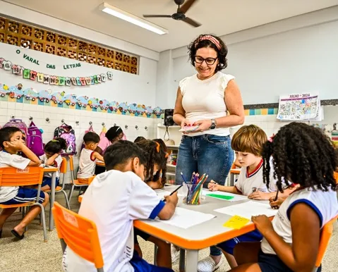 Prefeitura abre concurso com 227 vagas na área da educação