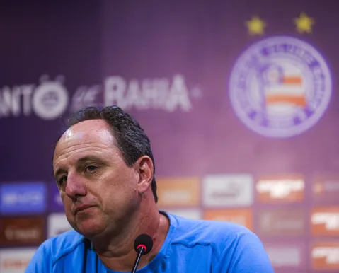 Pressionado, Rogério Ceni revela se pensa em pedir demissão
