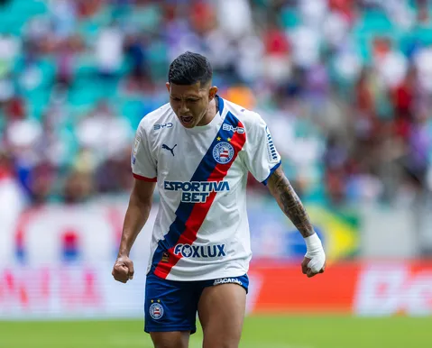 Sem vencer há mais de um mês, Bahia busca reação diante do Coritiba