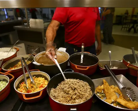 Senado aprova mudança que pode afetar restaurantes e supermercados