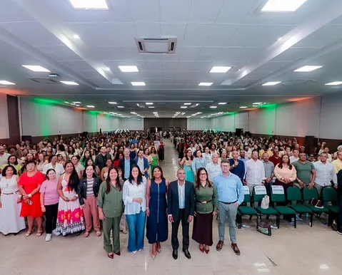 Simões Filho lança Projeto Educa+ e confirma reajuste de 5,4% para professores - Imagem