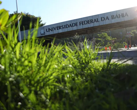 UFBA abre 48 vagas para professores com salários de mais de R$ 8 mil