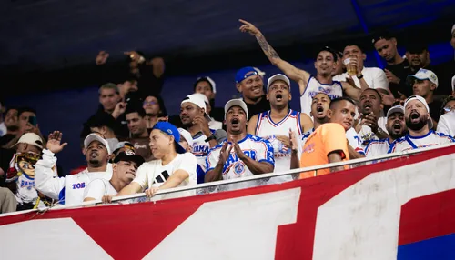 Bahia ignora protesto de "público zero" e passa de 21 mil torcedores