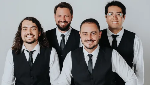 Beatles e Belchior ganham tributos em noite especial em Salvador