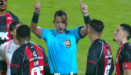 CBF divulga áudio do VAR em pênalti marcado contra o Vitória