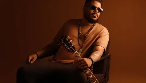Guitarrista baiano leva rock e ritmos nordestinos ao palco em Salvador