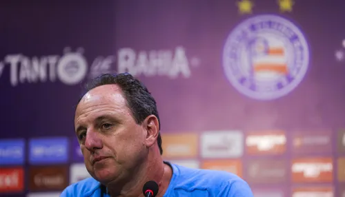 Pressionado, Rogério Ceni revela se pensa em pedir demissão