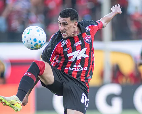 Com lesão muscular, Baralhas desfalca o Vitória pelas próximas semanas - Imagem