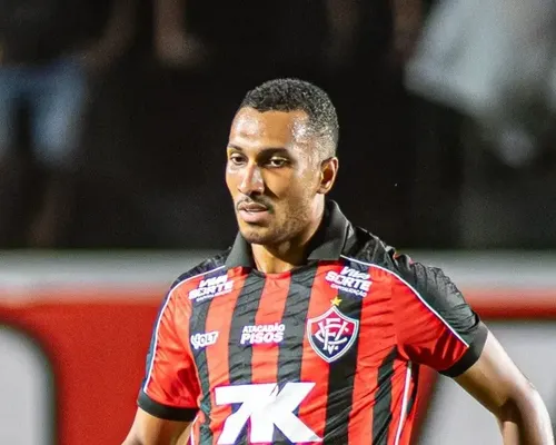 Com problema cardíaco, ex-Vitória toma decisão importante na carreira - Imagem