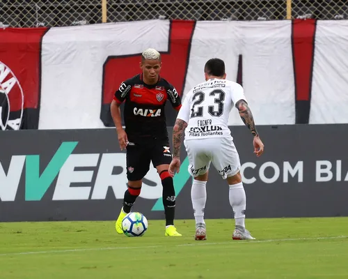 Corinthians costuma ser visitante indigesto para o Vitória; relembre - Imagem
