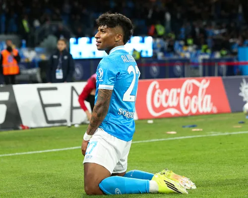 Cria do Vitória, Alisson Santos volta a brilhar no futebol europeu - Imagem