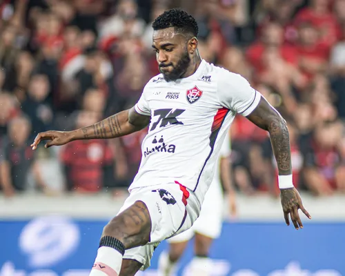 De ferro? Ramon enfrentou o Athletico mesmo após sofrer entorse - Imagem