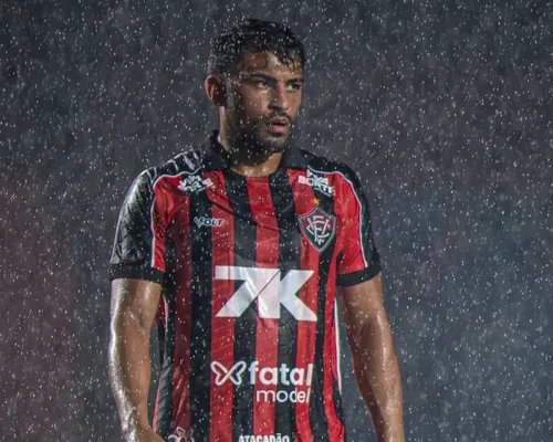 Em baixa: Ronald perde espaço no Vitória e acumula sequência sem jogar - Imagem