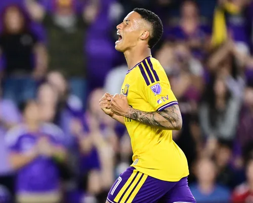 Ex-Bahia estreia no exterior com gol em derrota do Orlando City - Imagem