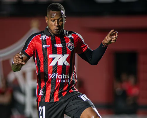 Fora da temporada, Dudu é operado em São Paulo e inicia recuperação - Imagem