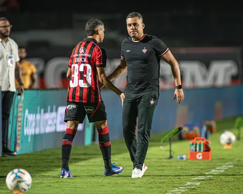 Jair elogia rodízio com garotos da base e lamenta situação de Erick - Imagem