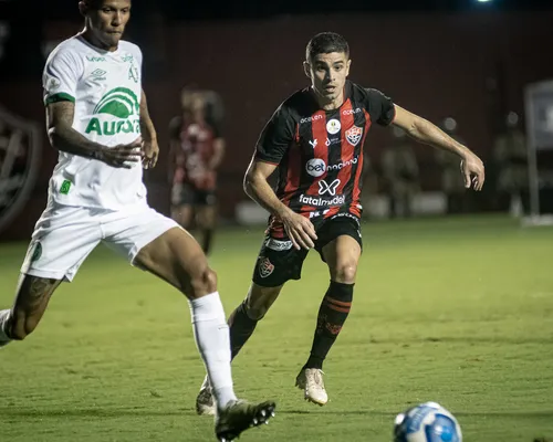 Vitória e Chape voltam a se enfrentar na Série A após 8 anos; relembre último jogo - Imagem
