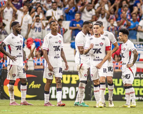 Vitória terá reforços na defesa e meio-campo para o BaVi desta quarta - Imagem