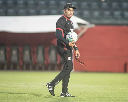 Vitória x Coritiba: onde assistir, escalações e tudo sobre o jogo - Imagem