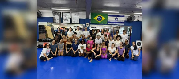 Krav Maga reúne mulheres em seminário de defesa pessoal em Salvador - Imagem