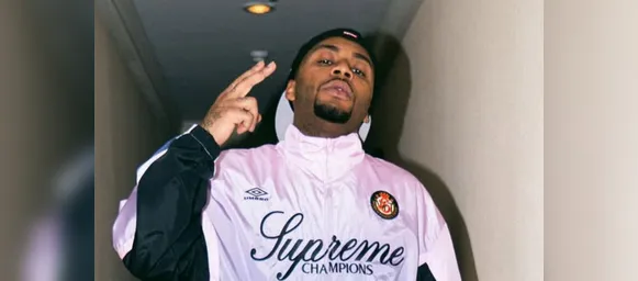 Rapper Orochi espanca influenciador durante briga em boate - Imagem