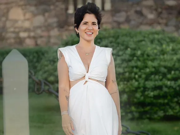 Adriana Oliveira revela bastidores do jornalismo em seu primeiro livro - Imagem