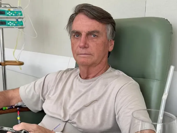 Bolsonaro é internado em Brasília: entenda o quadro de saúde do ex-presidente - Imagem