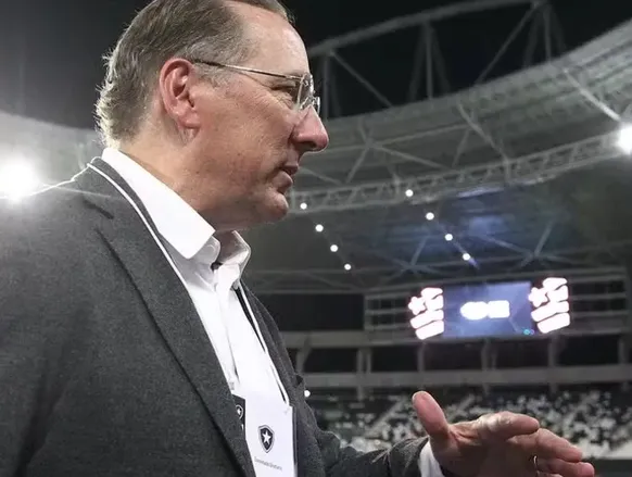 Botafogo vai à justiça contra o Lyon e cobra R$ 745 milhões - Imagem