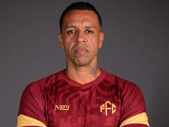 Feira FC anuncia goleiro ex-São Paulo e Botafogo para 2026 - Imagem