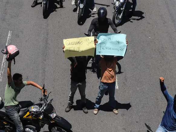 Fim de mototáxi de Uber e 99? Decisão aumenta discussão em capital - Imagem