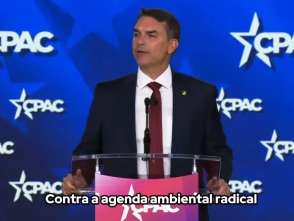 Flávio Bolsonaro pede que EUA pressionem eleições do Brasil - Imagem