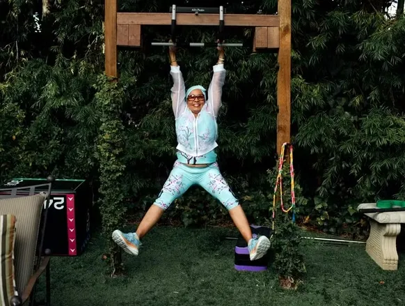 Idosa entra para o Guinness como a pessoa mais velha pulando corda - Imagem