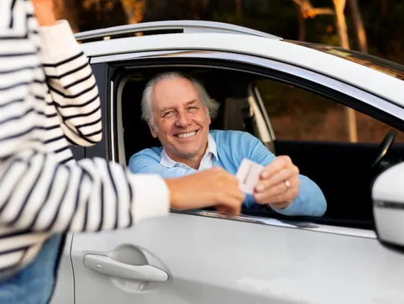 Idosos podem ser proibidos de dirigir aos 75 anos - Imagem