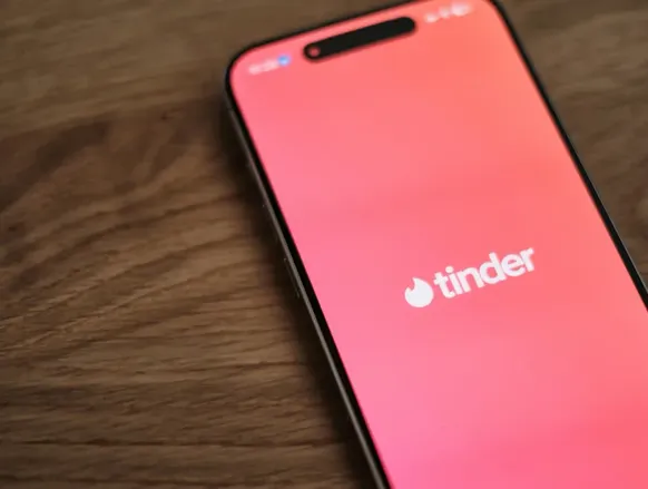 Justiça determina que app de namoro reative perfil com 55 mil matches - Imagem