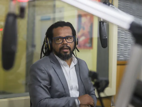 Kleber Rosa denuncia abandono de motoristas no Aeroporto de Salvador - Imagem