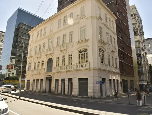 Prefeitura de Salvador decreta posse de 36 imóveis abandonados no Comércio - Imagem