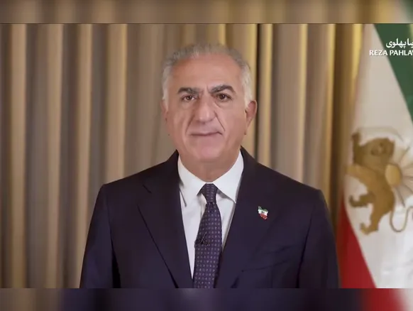 Príncipe herdeiro do Irã apoia ataque e pede queda do regime de Khamen - Imagem