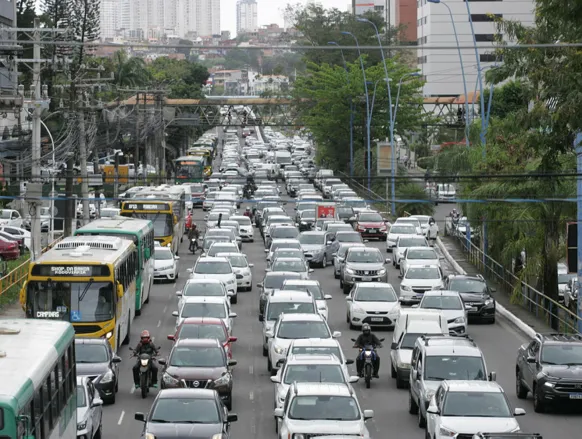 Uber e 99 na Bahia: guerra e combustíveis podem deixar corridas mais caras - Imagem