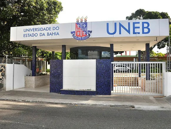 Uneb suspende aulas após suspeitos invadirem campus durante tiroteio - Imagem
