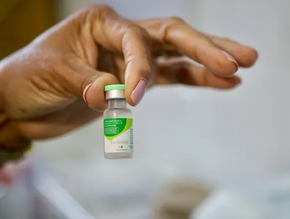 Vacina contra HPV: mutirão imuniza crianças e adolescentes em Salvador - Imagem