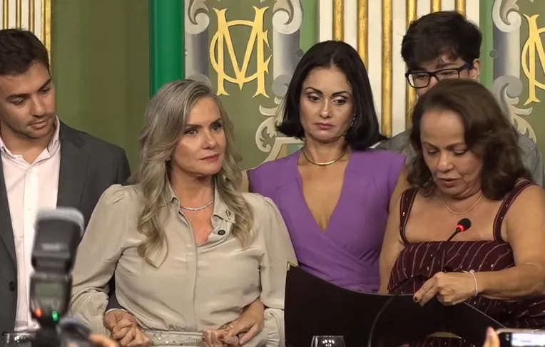 Ivana Bastos recebe título de Cidadã Soteropolitana
