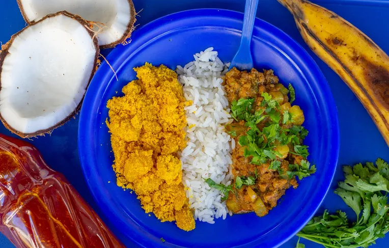 Mamão verde na moqueca? Receita baiana conquista concurso