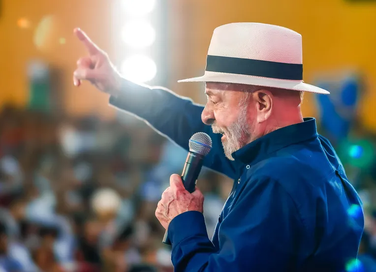 Lula declara guerra ao crime organizado e dispara: "Não posso aceitar"
